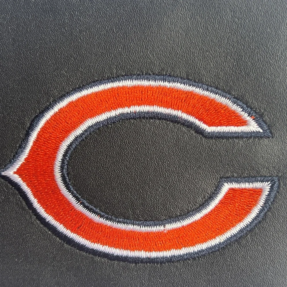 NFL Chicago Bears Leather Bi-Fold Wallet Embroidered Logo New w/ Tin Gift Box